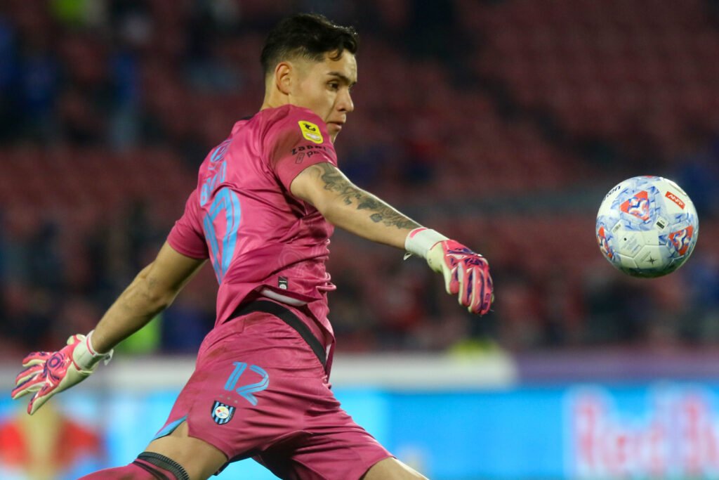 VIDEO | ¡No va más! Nicolás Gamboa suspende Coquimbo-Huachipato tras impactante incidente con arquero Christian Bravo