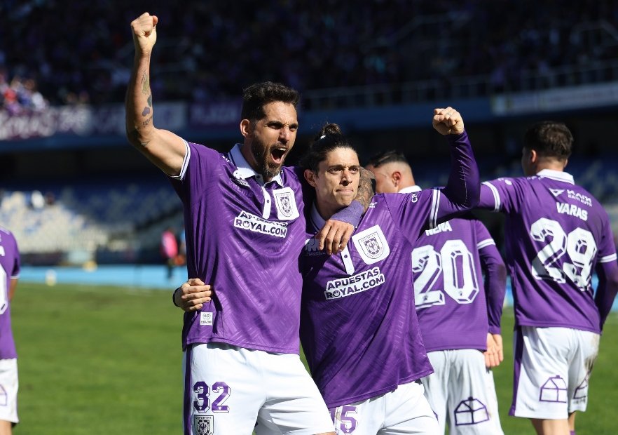 A pesar salir lesionado y expulsado: Joaquín Larrivey fue el héroe de D. Concepción en clásico vs. U. de Conce