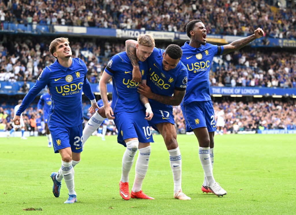 Pese a recibir tres goles: Dibu Martínez debutó en Chelsea con ajustada victoria ante Brighton