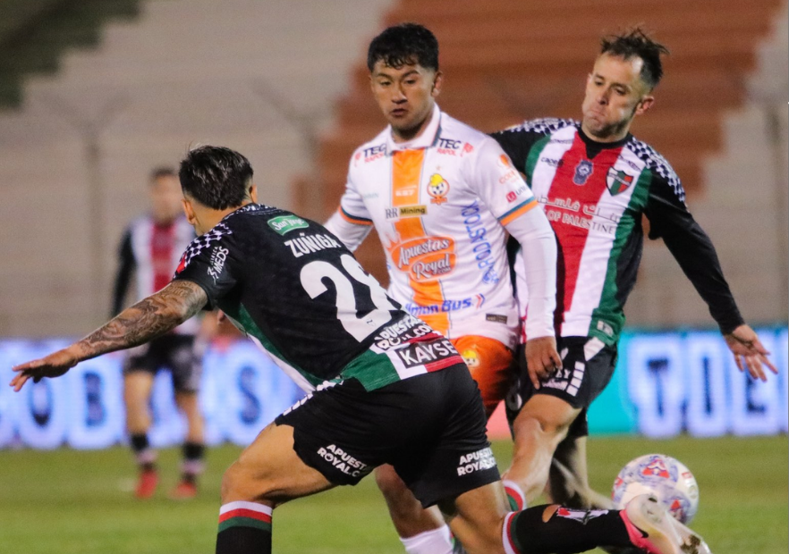 Cobresal celebró triunfo clave ante Palestino y salió de la zona de descenso