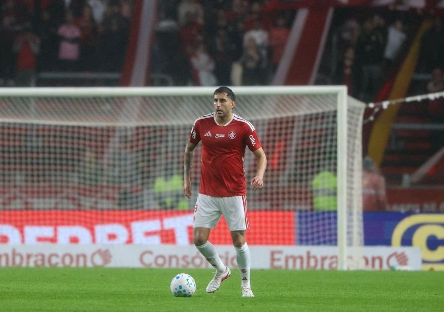 Sufre Maripán en Brasil: Inter de Porto Alegre no pudo ante Bahía y cayó a la zona de descenso en Brasileirao