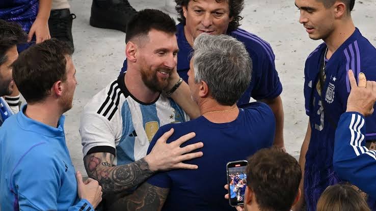 “Lo primero que hacía era llevarme a entrenar”: El día que Lionel Messi relató el sacrificio de su fallecido padre