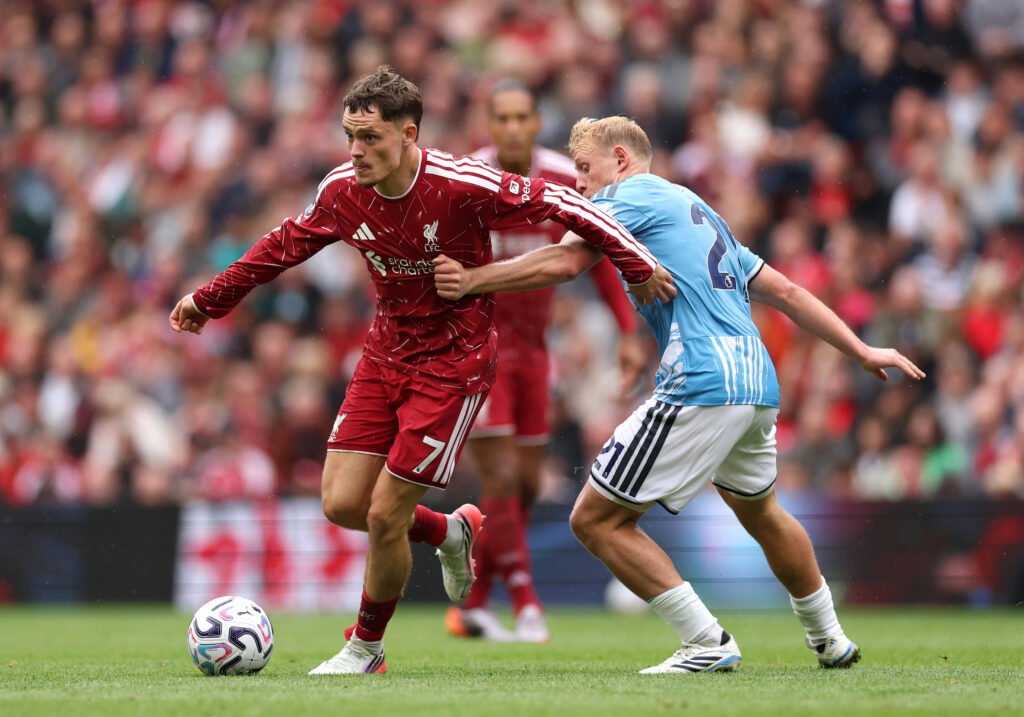 Complicado comienzo de los Reds: Liverpool rescató un empate en Anfield y sigue sin ganar en Premier League