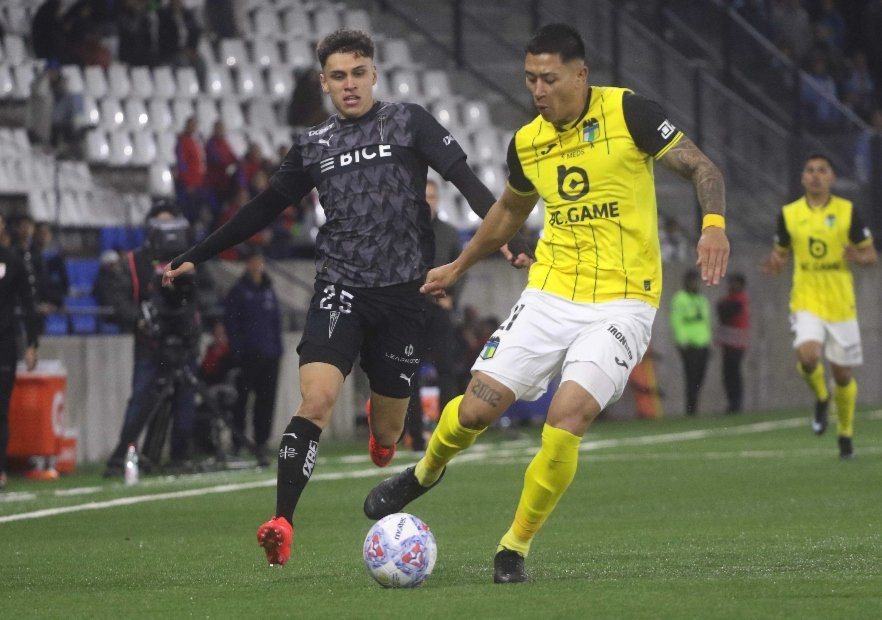 En uno de los partidazos del año: Universidad Católica venció en guerra de goles a O’Higgins y alcanzó a U. de Chile