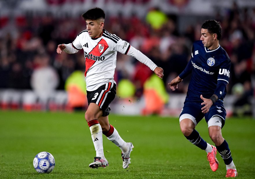 Le va bien sin Coudet: River Plate doblegó a Independiente Rivadavia y amarró segundo triunfo al hilo