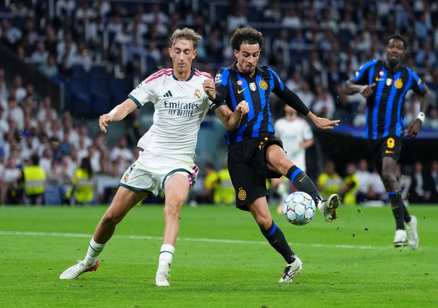 Real Madrid de Mourinho aprovechó errores de Inter de Milán y debutó con triunfo en Champions League