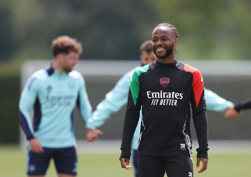 VIDEO | Sin club y declarado culpable: Revelan detención a Raheem Sterling por ir conduciendo drogado
