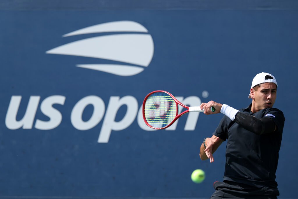 VIDEO | ¡Remontada épica! Alejandro Tabilo da vuelta el partido ante Popyrin y avanza a tercera ronda del US Open