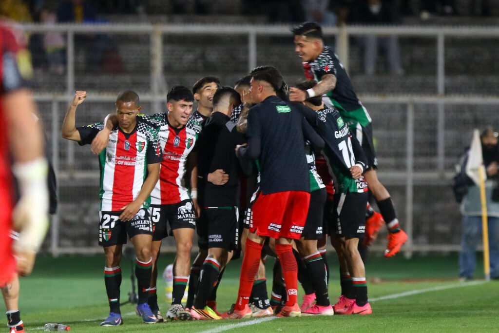 Pese a error dos penales: Palestino bajó a U. de Concepción y se mete en la pelea por el Chile 2