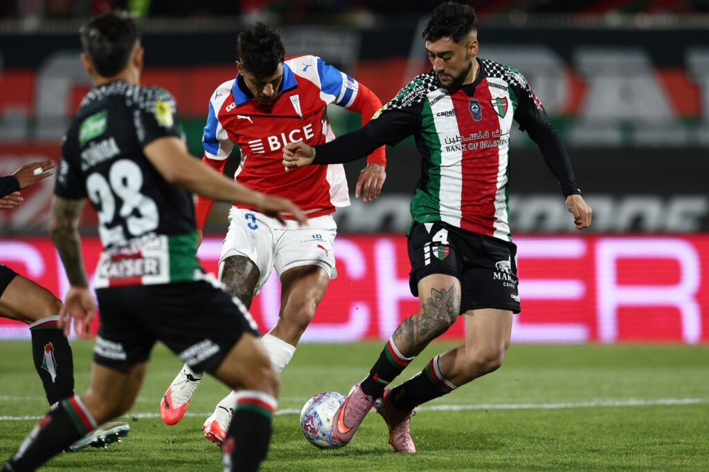 Fernando Zampedri volvió a ser clave: U. Católica derrotó a Palestino en triunfo vital en la pelea por el Chile 2