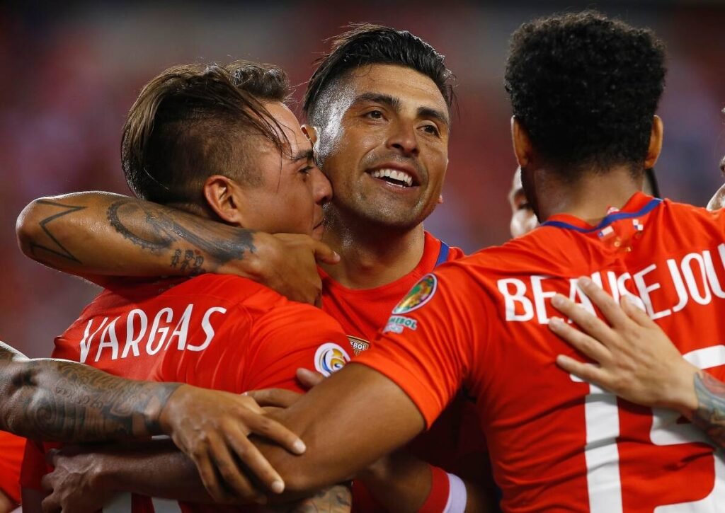 Dedito arriba: Gonzalo Jara se sumó al cuerpo técnico de Nicolás Córdova en La Roja