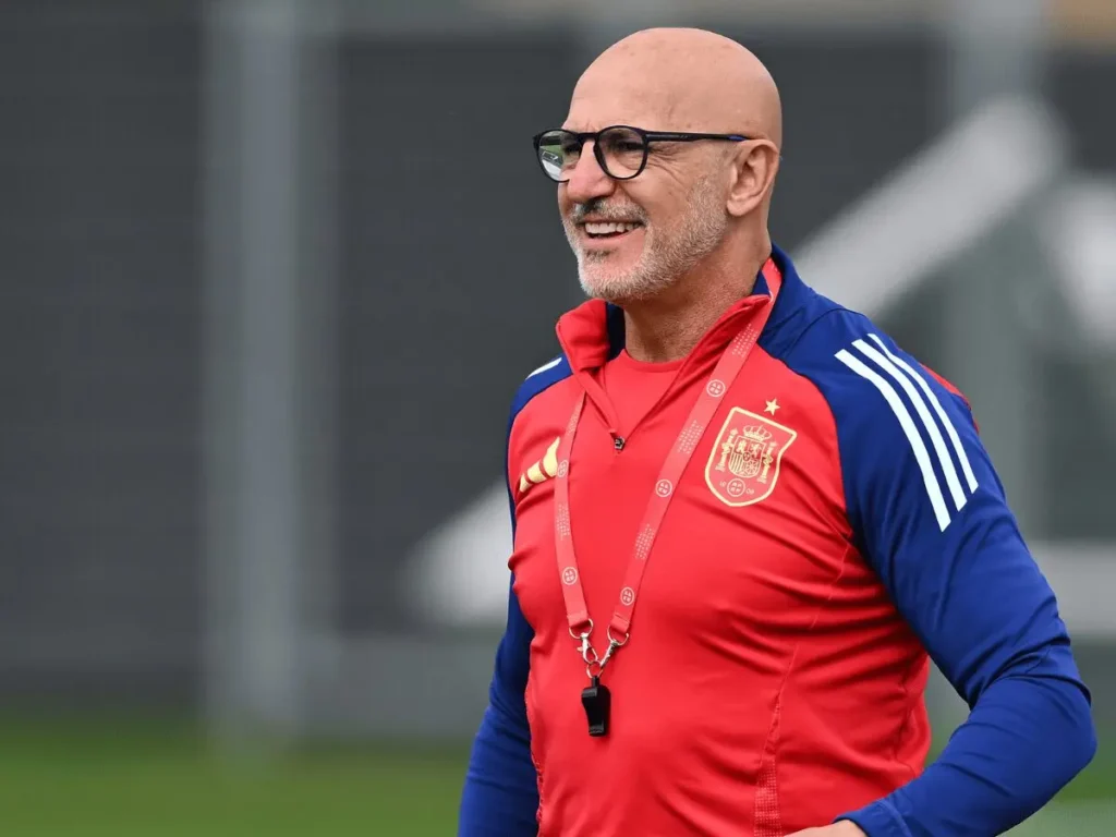 Hay DT campeón mundial para rato: Luis de la Fuente renovó por varios años en España