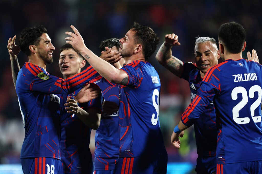 204 días después: Octavio Rivero volvió con gol en U. de Chile y protagonizó un emotivo momento junto a Eduardo Vargas