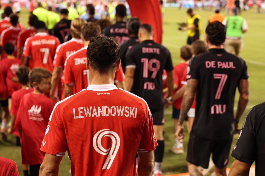 VIDEO | “Tengo dos Copas América y un Mundial”: La provocación de Rodrigo De Paul que desató la polémica con Robert Lewandowski