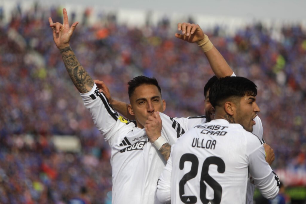 “Siempre anda metido en hueas”: Mauricio Pinilla hizo pebre a Javier Correa tras ser sancionado por gestos en Superclásico