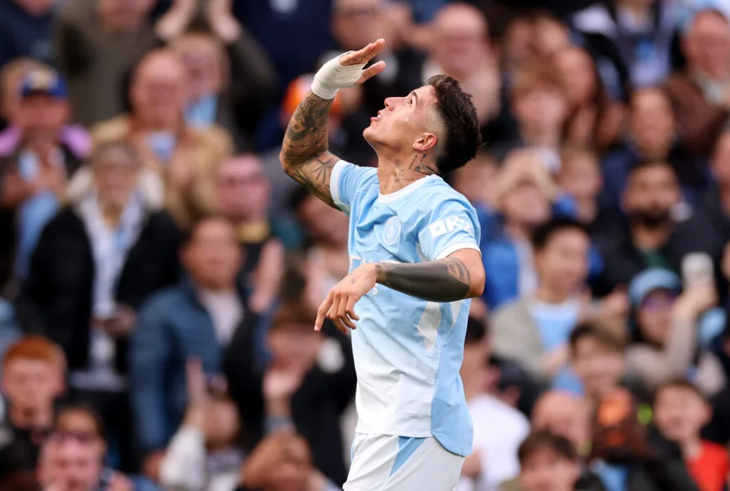 Con primer tanto de Enzo Fernández: Manchester City ganó un partidazo y es el único líder en Premier League