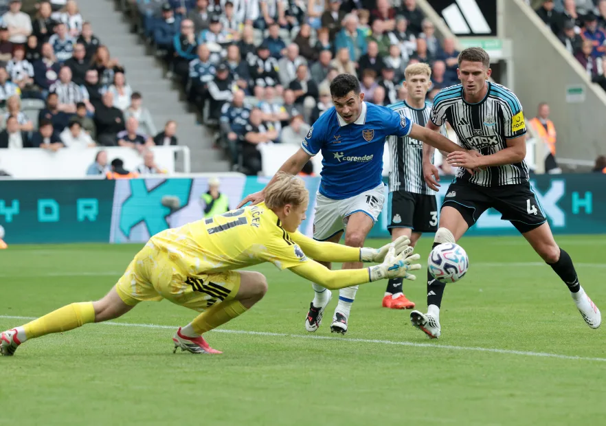 Sufrida victoria: Newcastle venció a Hull City y le quitó su invicto de la temporada en Premier League