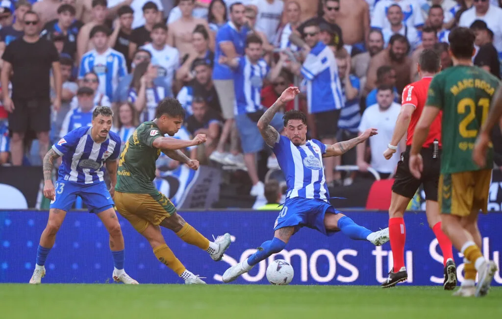 Pellegrini no lo puede creer: Betis ganaba hasta el final y terminó cediendo un empate que lo aleja del Barcelona
