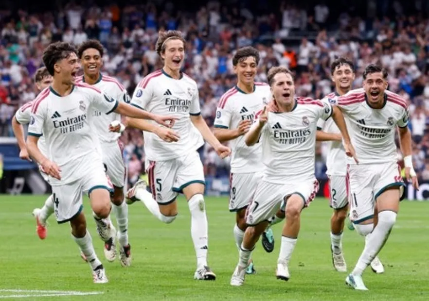 ¡Con la frente en alto! Santiago Wanderers cayó ante Real Madrid en el Bernabéu con polémico arbitraje