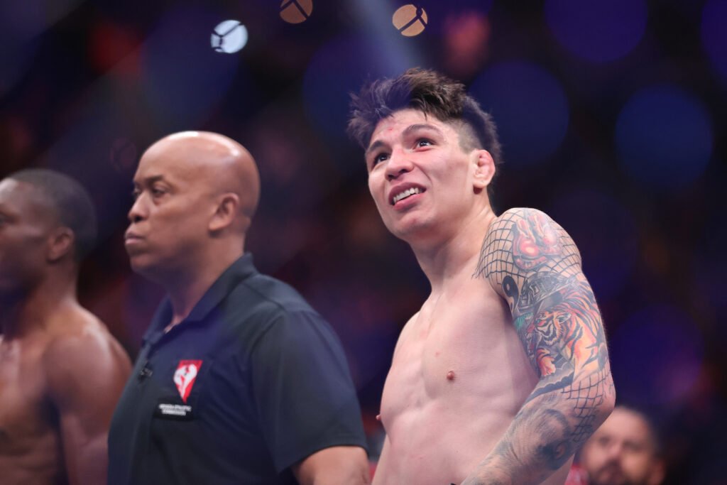 Regreso triunfal de La Jaula a la UFC: Ignacio Bahamondes derrotó a Muslim Salikhov por decisión unánime